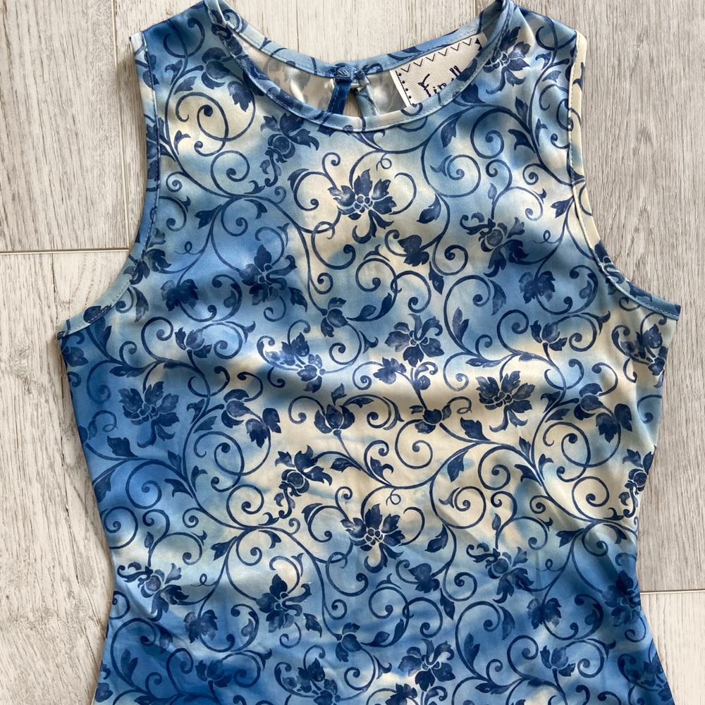 Blue and white floral sundress - Picture 4 of 9